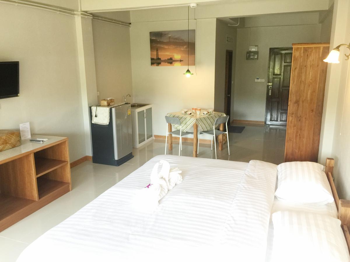 Baan Bangrak Residence Trang Bagian luar foto