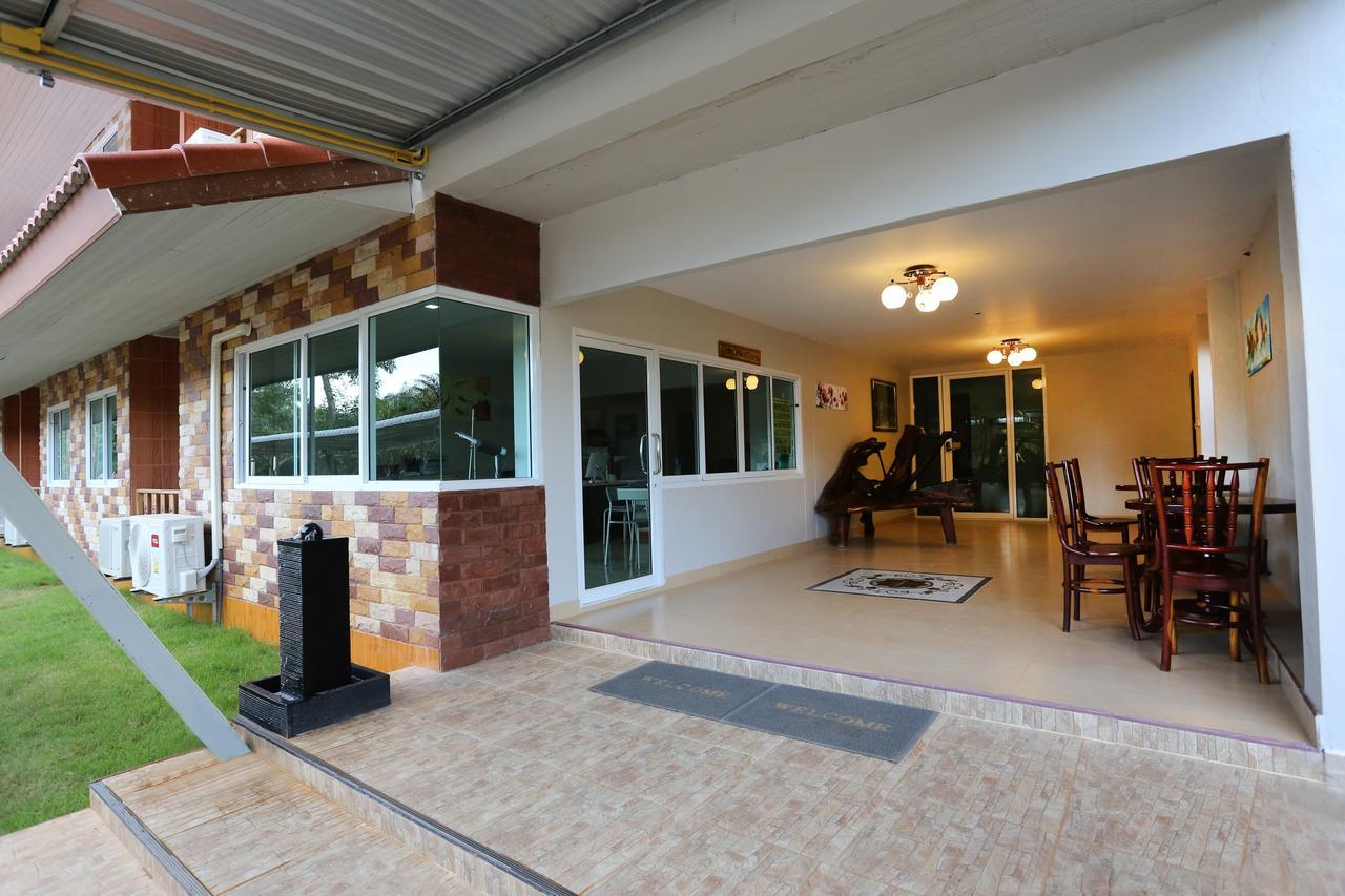 Baan Bangrak Residence Trang Bagian luar foto
