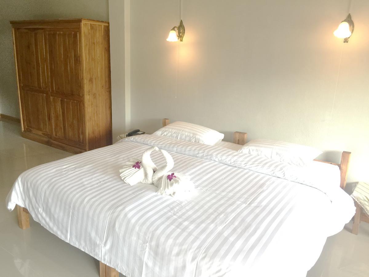 Baan Bangrak Residence Trang Bagian luar foto