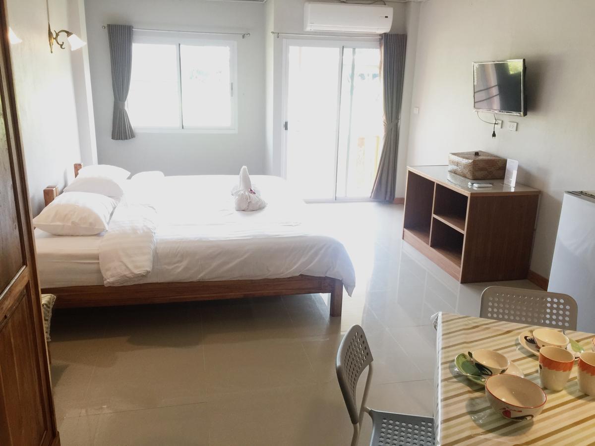Baan Bangrak Residence Trang Bagian luar foto