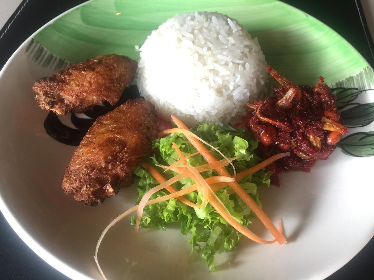 Baan Bangrak Residence Trang Bagian luar foto