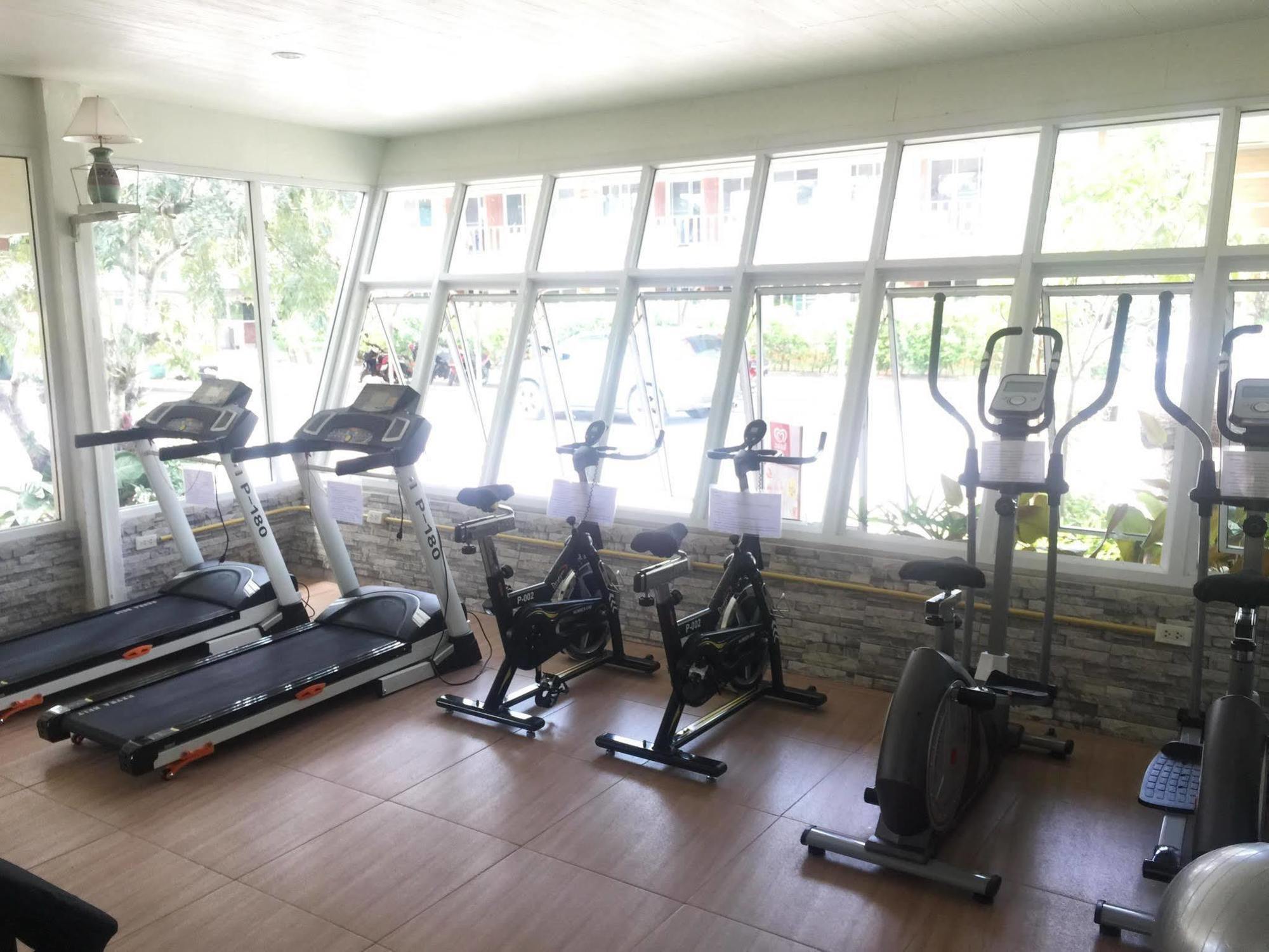 Baan Bangrak Residence Trang Bagian luar foto