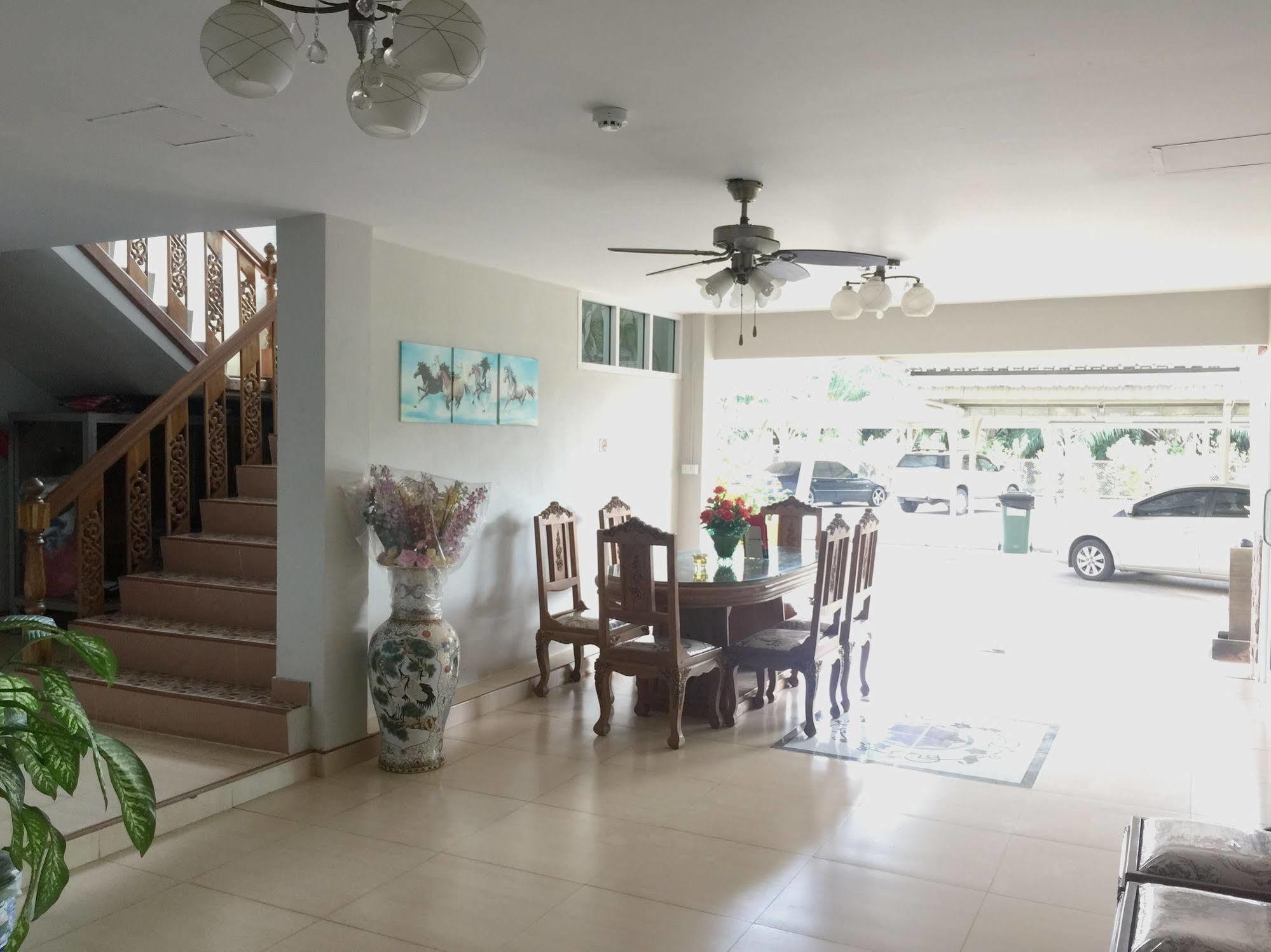 Baan Bangrak Residence Trang Bagian luar foto