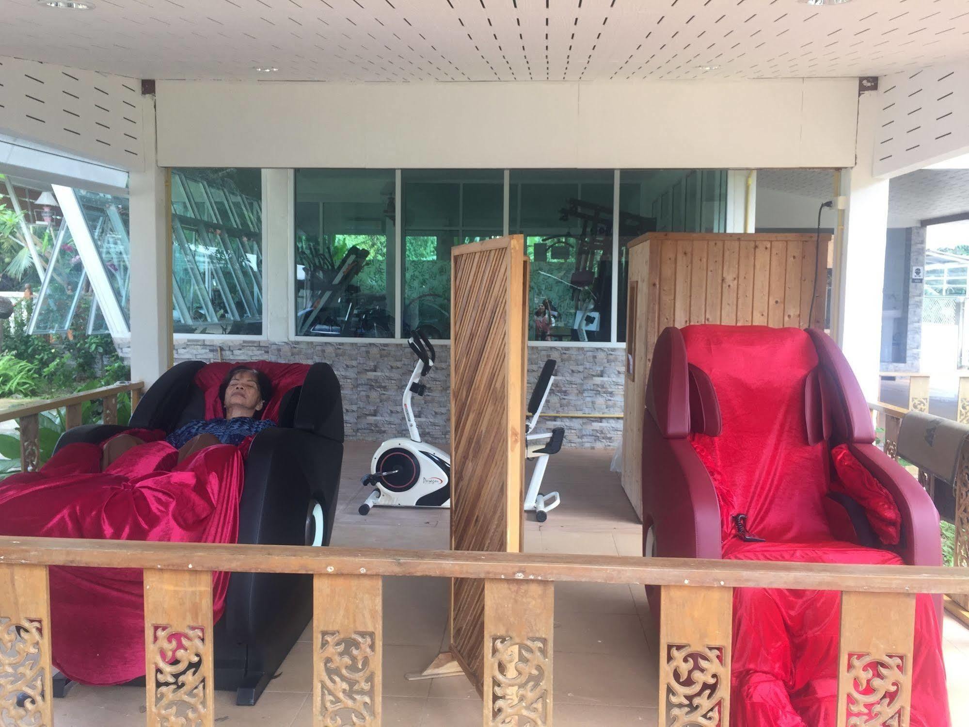 Baan Bangrak Residence Trang Bagian luar foto