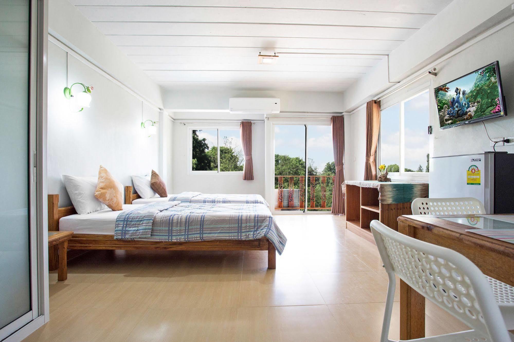 Baan Bangrak Residence Trang Bagian luar foto